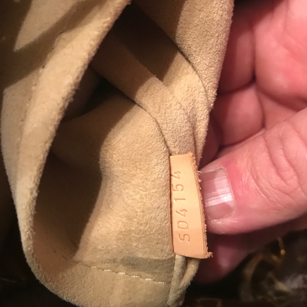 AUTHENTIC Louis Vuitton Monogram Canvas Hobo Bag in Brown and Tan - Picture 6 of 6